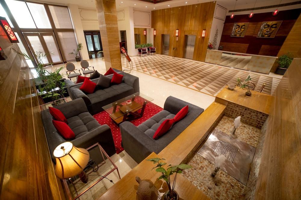 Ramada By Wyndham Jaipur Jaisinghpura Hotell Exteriör bild