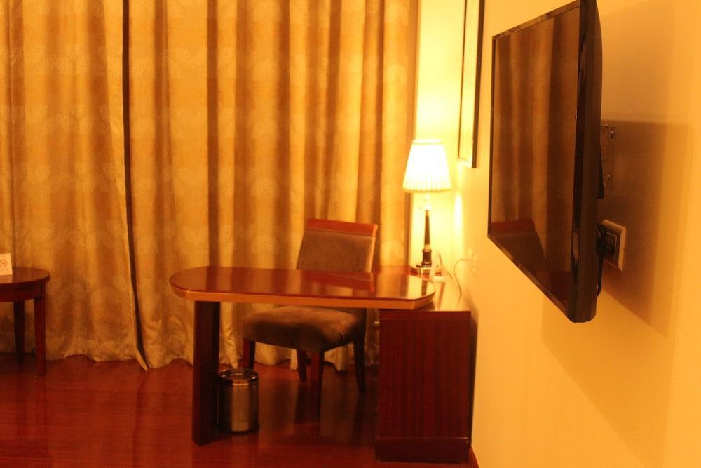 Ramada By Wyndham Jaipur Jaisinghpura Hotell Exteriör bild