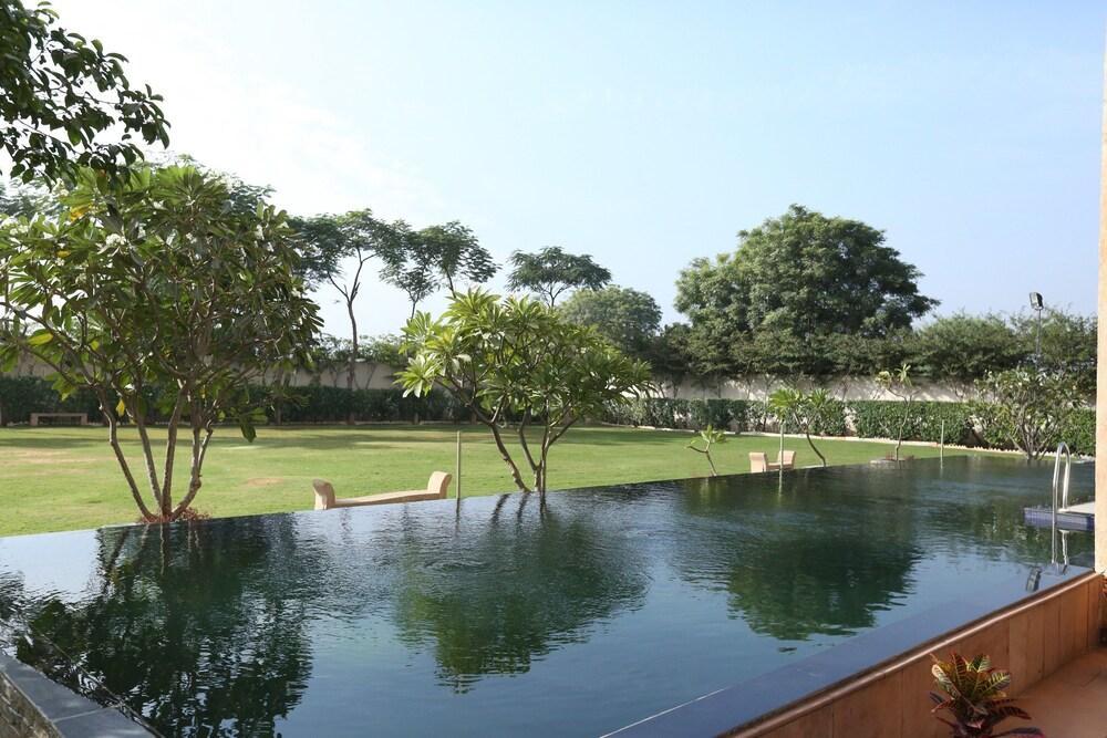 Ramada By Wyndham Jaipur Jaisinghpura Hotell Exteriör bild