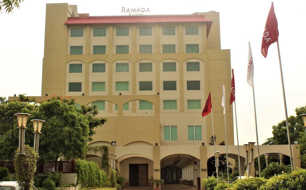 Ramada By Wyndham Jaipur Jaisinghpura Hotell Exteriör bild