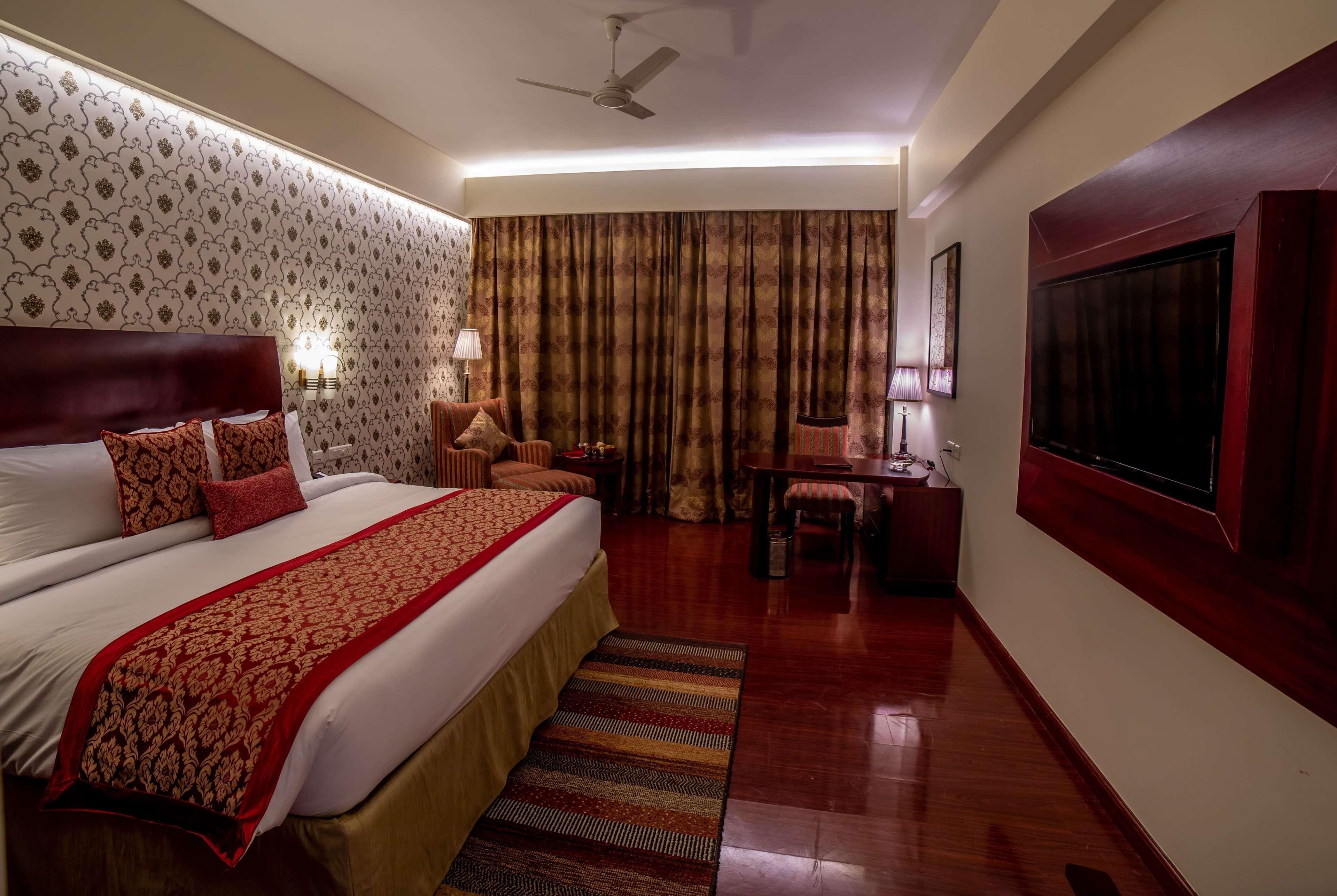 Ramada By Wyndham Jaipur Jaisinghpura Hotell Exteriör bild