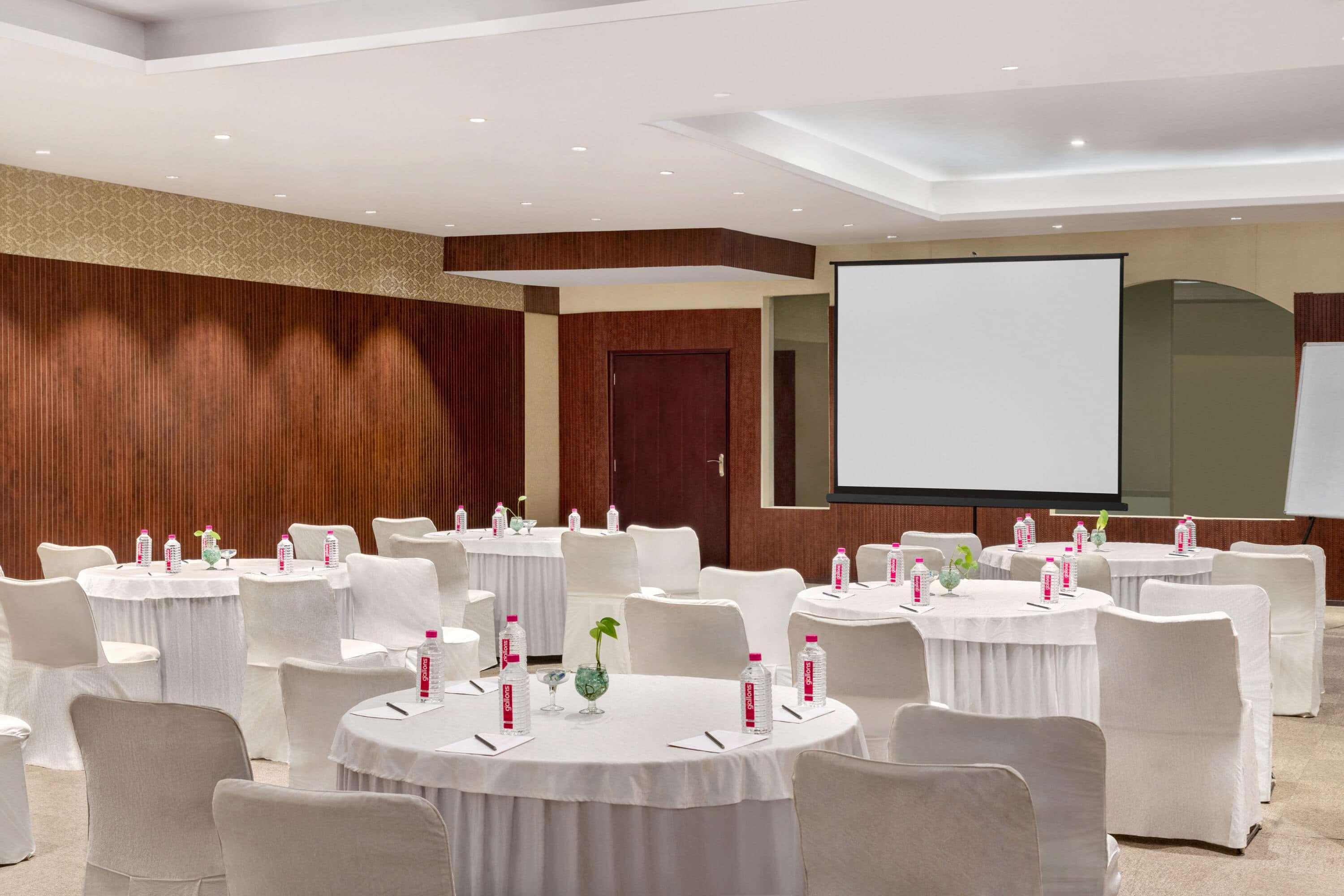 Ramada By Wyndham Jaipur Jaisinghpura Hotell Exteriör bild