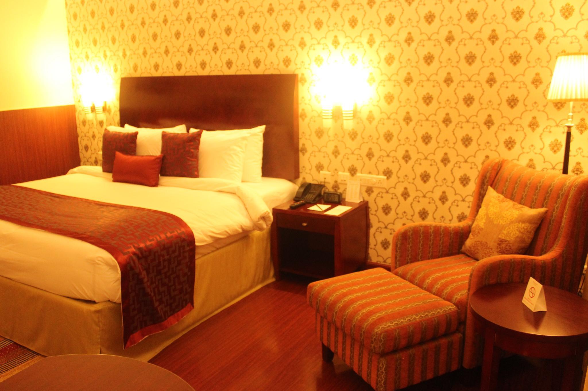 Ramada By Wyndham Jaipur Jaisinghpura Hotell Exteriör bild