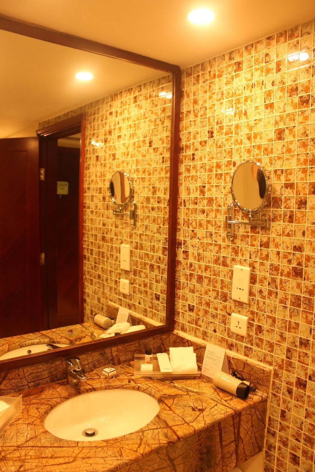 Ramada By Wyndham Jaipur Jaisinghpura Hotell Exteriör bild